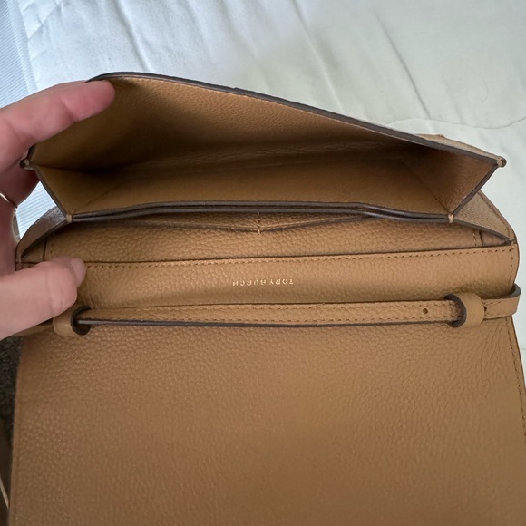 Tory Burch McGraw Wallet Crossbody (Color: Tiramisu) - Picture 5 of 5